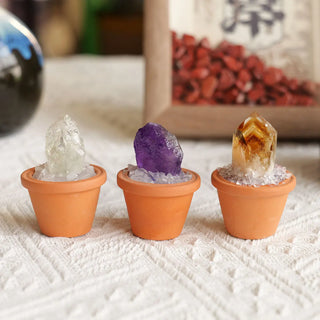 1pc Natural Crystal Stones Mini Clay Pot Base Amethyst Quartz Healing Gemstones Potted Plant Style Crafts Feng Shui Home Decor