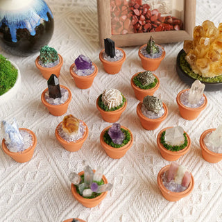 1pc Natural Crystal Stones Mini Clay Pot Base Amethyst Quartz Healing Gemstones Potted Plant Style Crafts Feng Shui Home Decor